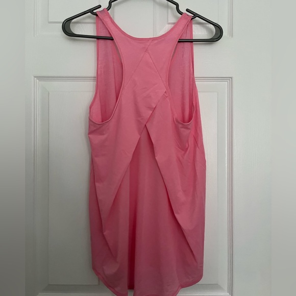 Pink lululemon flowy tank top size 6 - Picture 2 of 3
